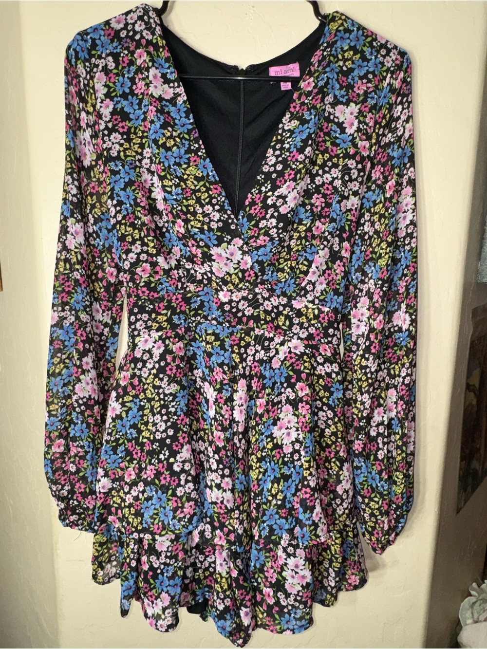 mi ami for francesca’s Black Floral Long Sleeve V Neck Tiered Romper NWT Medium
